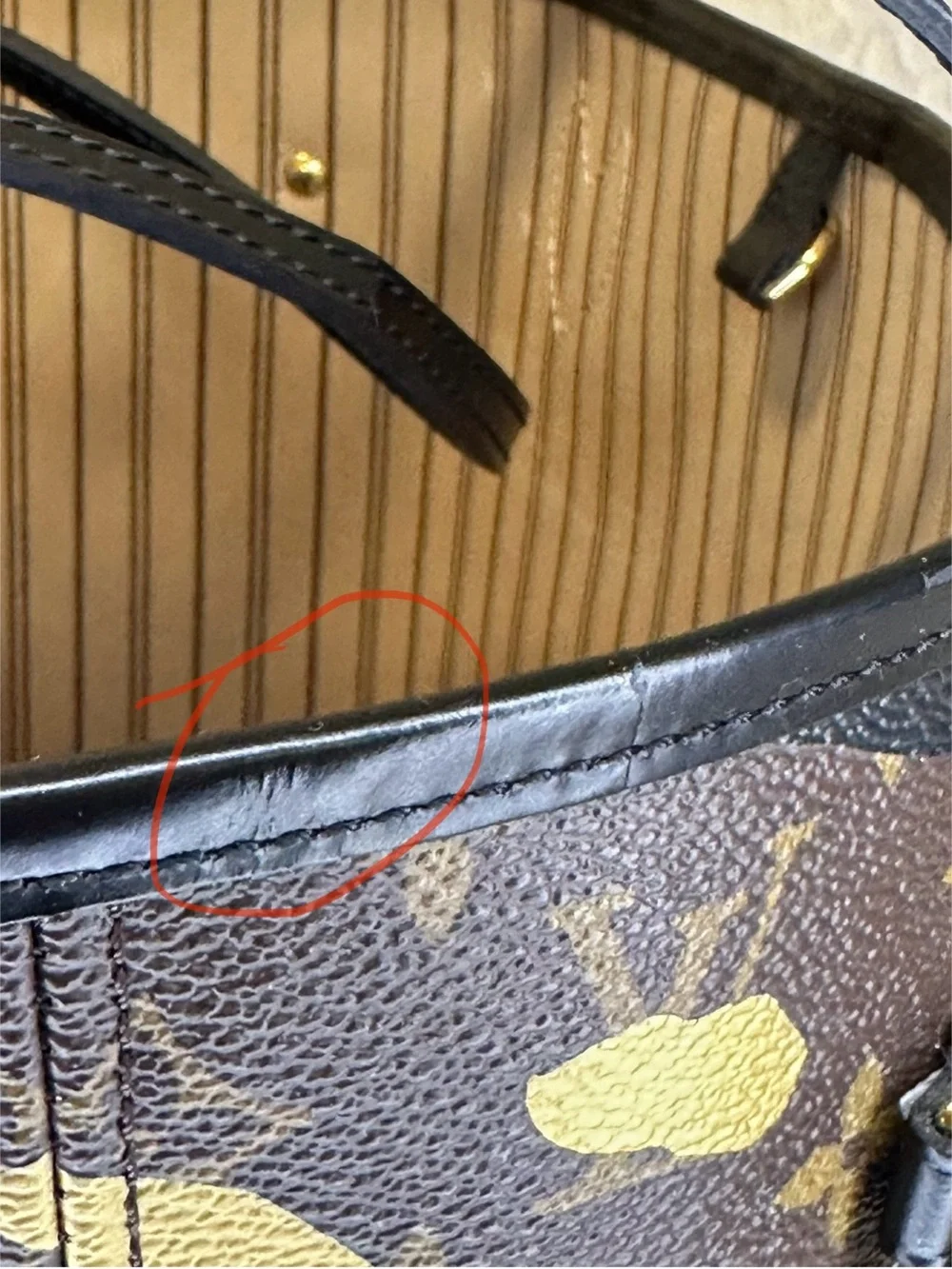 Louis Vuitton preloved excellent